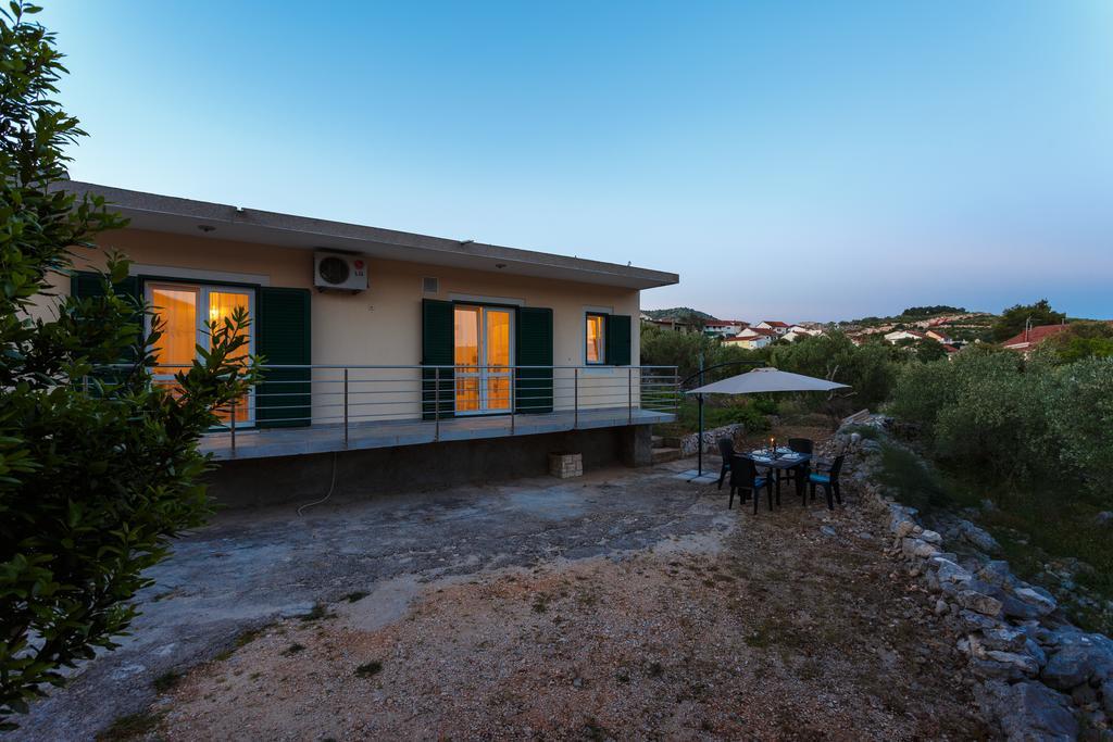 Holiday Home Iris Marina Exteriör bild